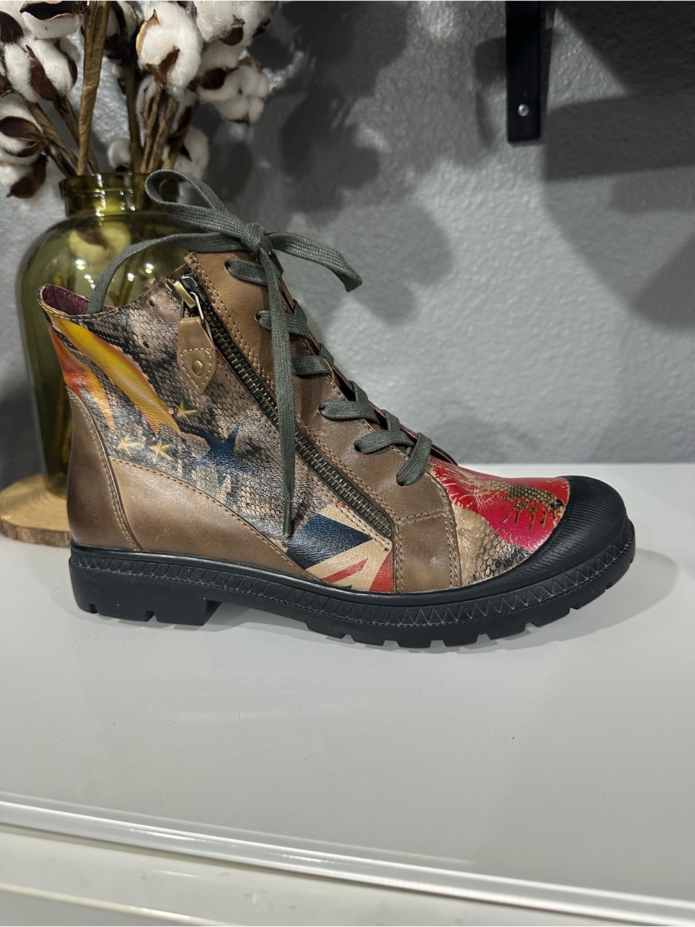 L’Artiste Jadeite Double Zipper Leather Booties Floral & Artistic Sz 8 - Picture 1 of 6